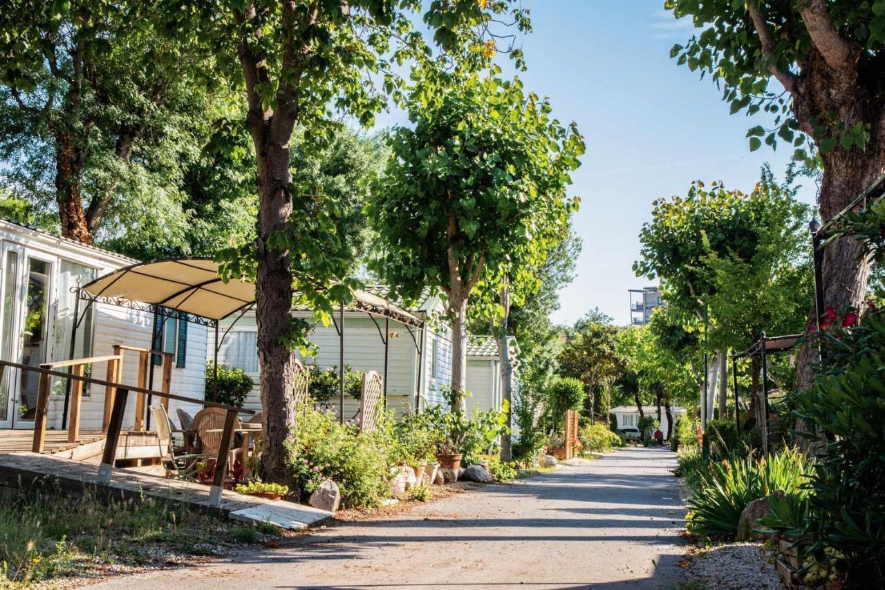 Отель Riviera Azur Антиб Экстерьер фото